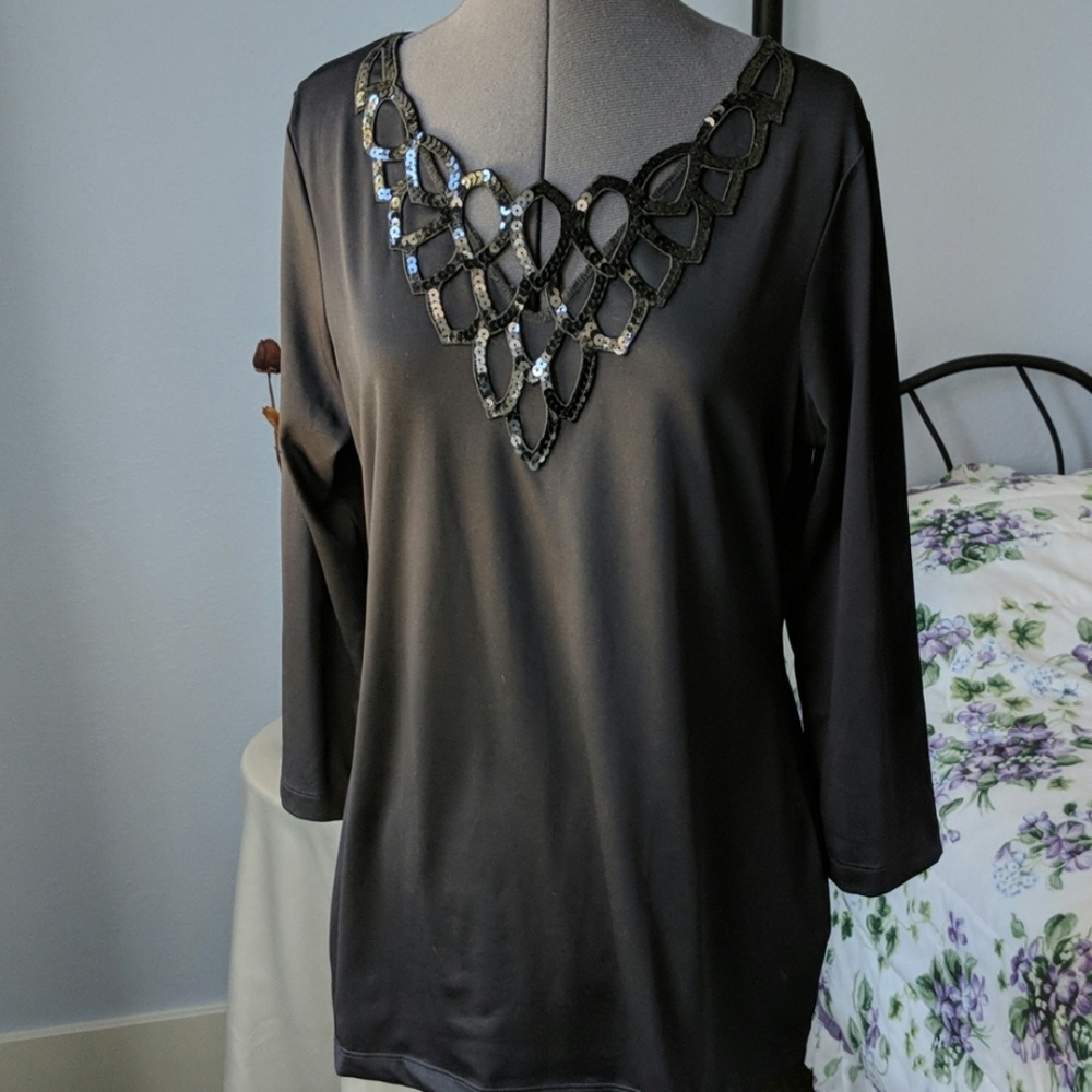 4 for $20🌷Clearance! Avon Sequined Top